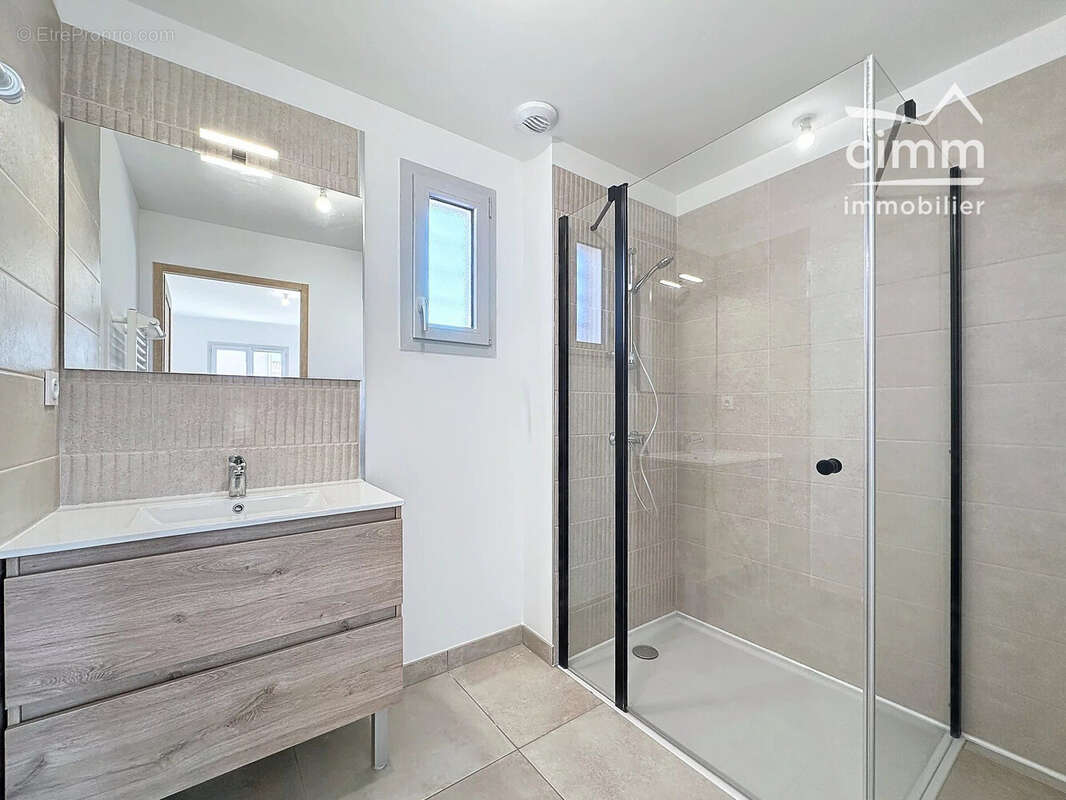 Maison à L'ISLE-SUR-LA-SORGUE