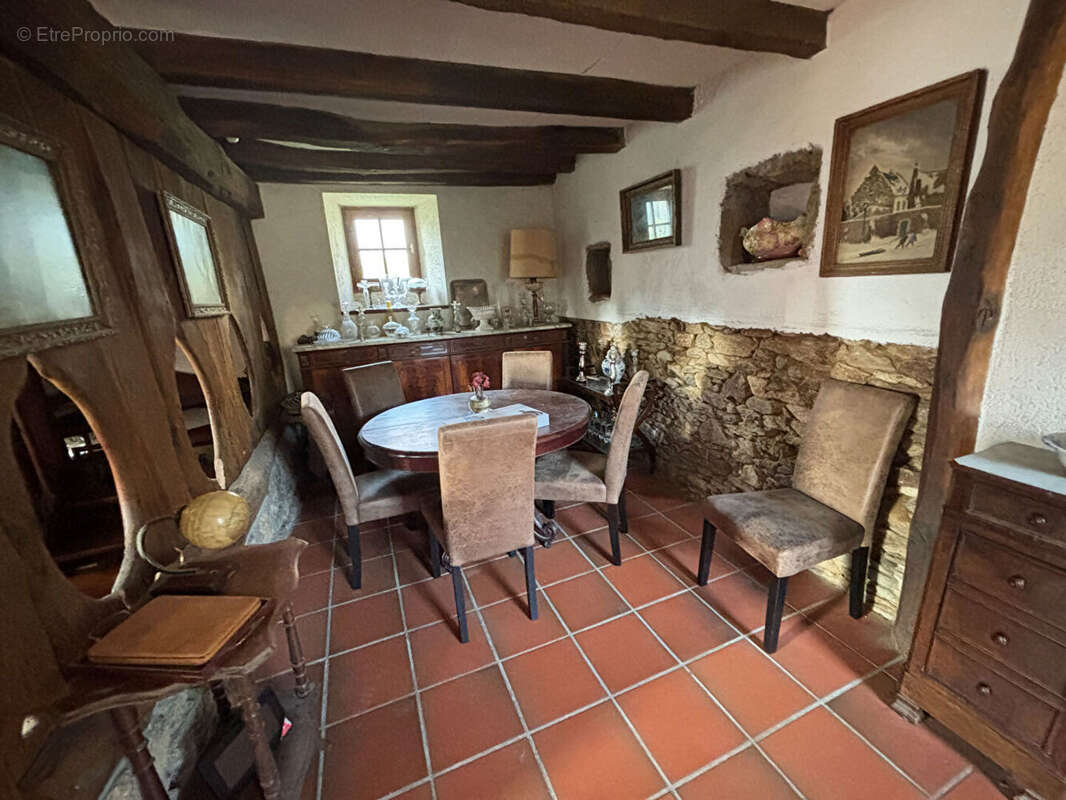 Maison à LA CHAPELLE-DES-MARAIS