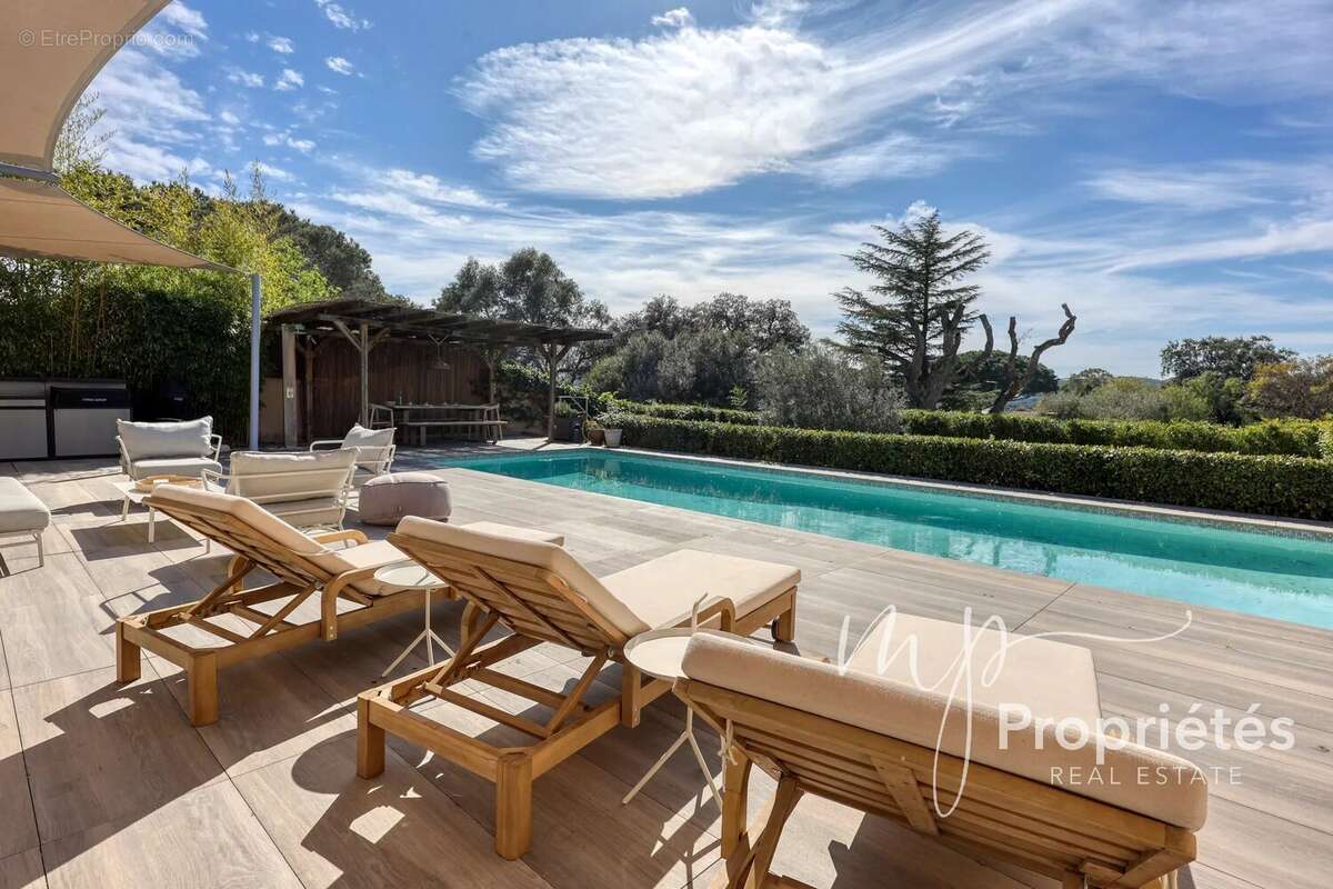 Maison à BORMES-LES-MIMOSAS