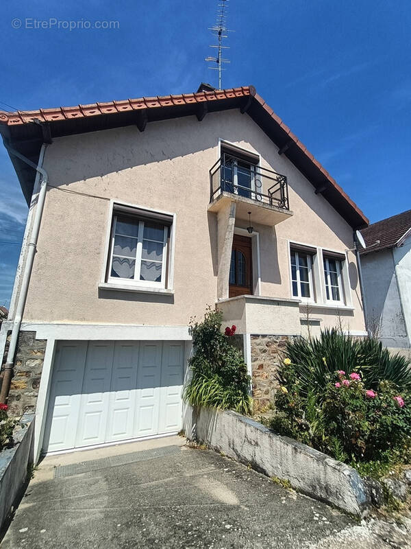 Maison à YZEURE
