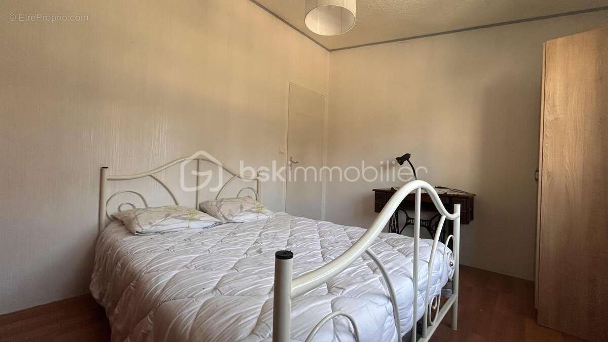Maison mitoyenne T5 de 95 m² avec jardin  – Rue Lucien-Sampaix, Échirolles - photo 9