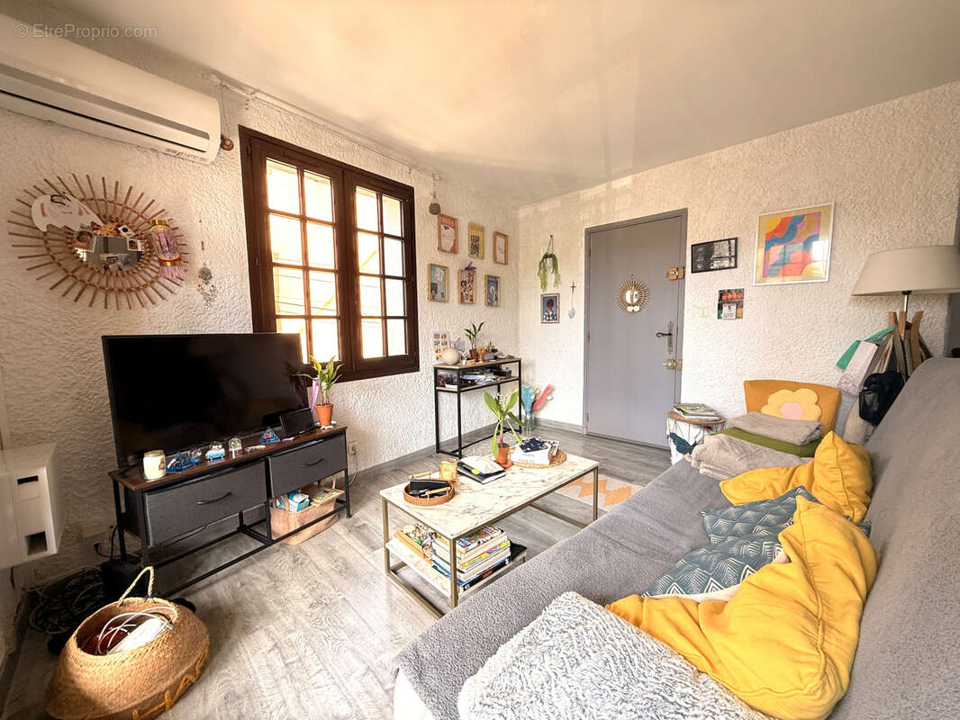 Appartement à SIX-FOURS-LES-PLAGES