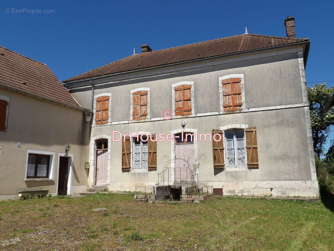 Maison à TAINGY