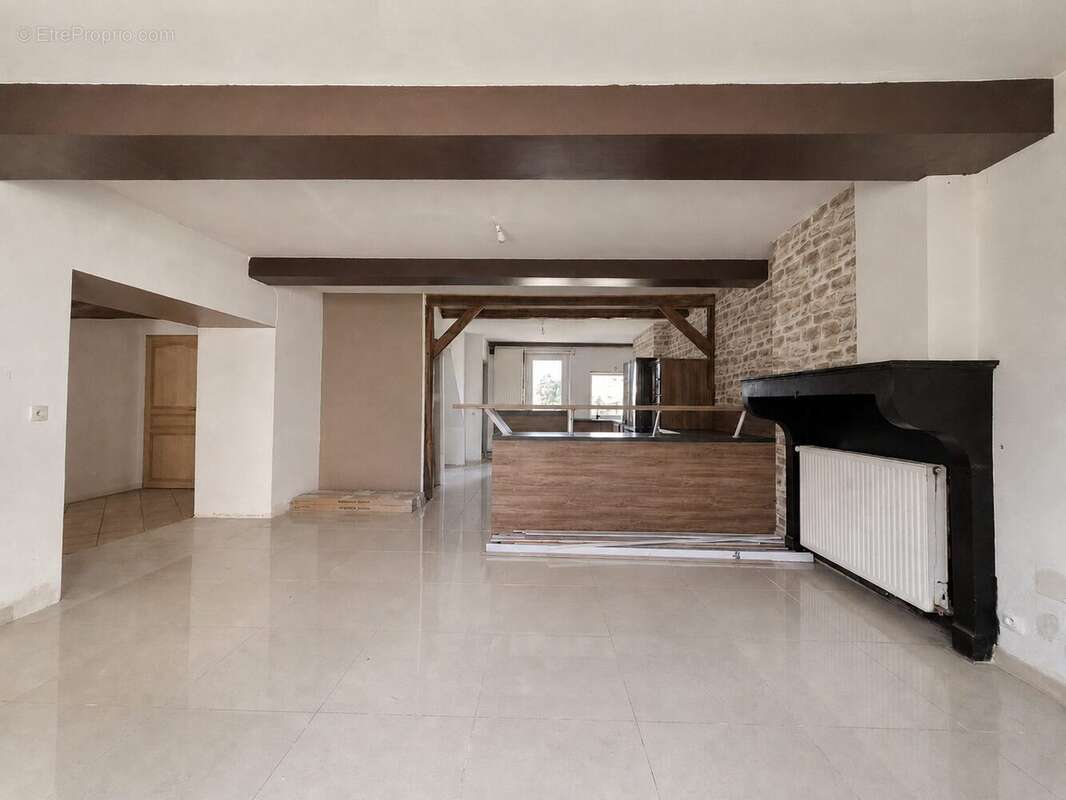 Maison à VIC-DES-PRES