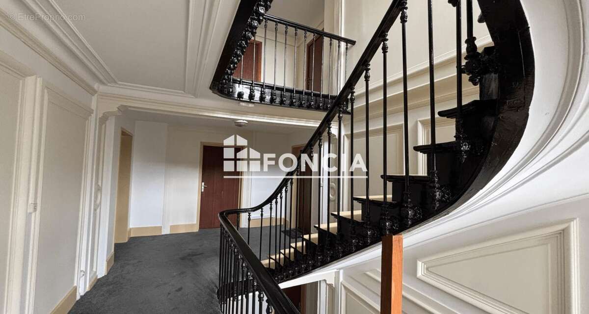  Exclusivité – Appartement de Caractère face à la Cathédrale (83 m²) – Boulogne-sur-Mer Vieille Ville - photo 5