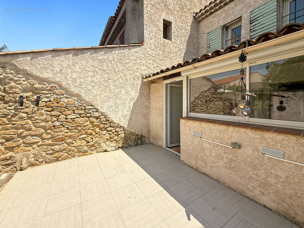 Maison à GREASQUE