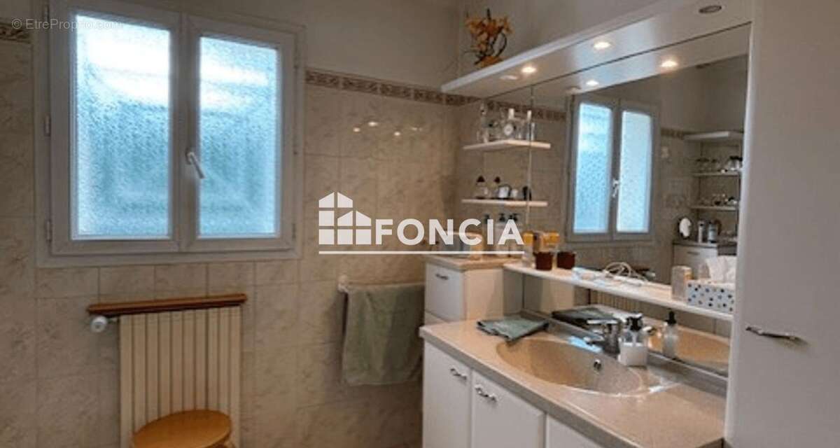 Maison à SAINTE-GENEVIEVE-DES-BOIS