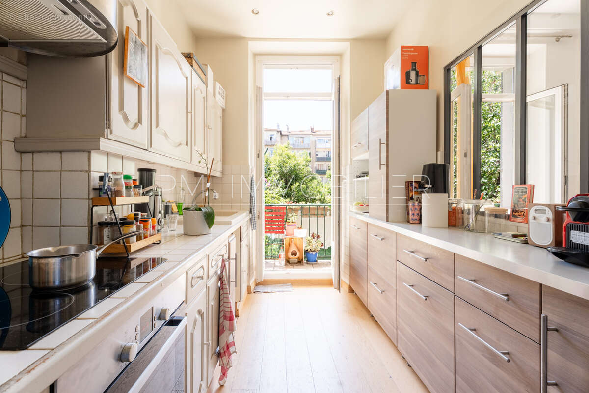 Appartement à MARSEILLE-5E