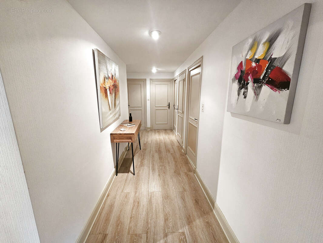 Maison à COMMELLE-VERNAY