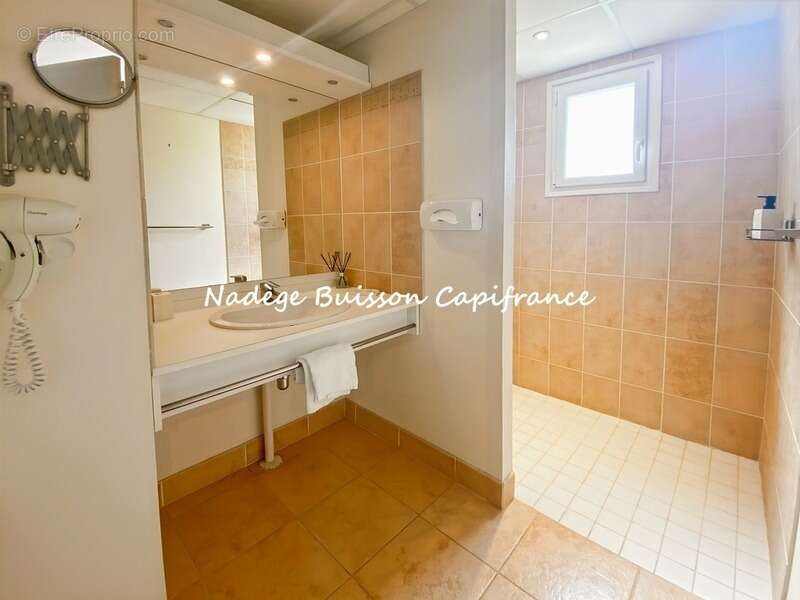 Appartement à COLLEVILLE-SUR-MER