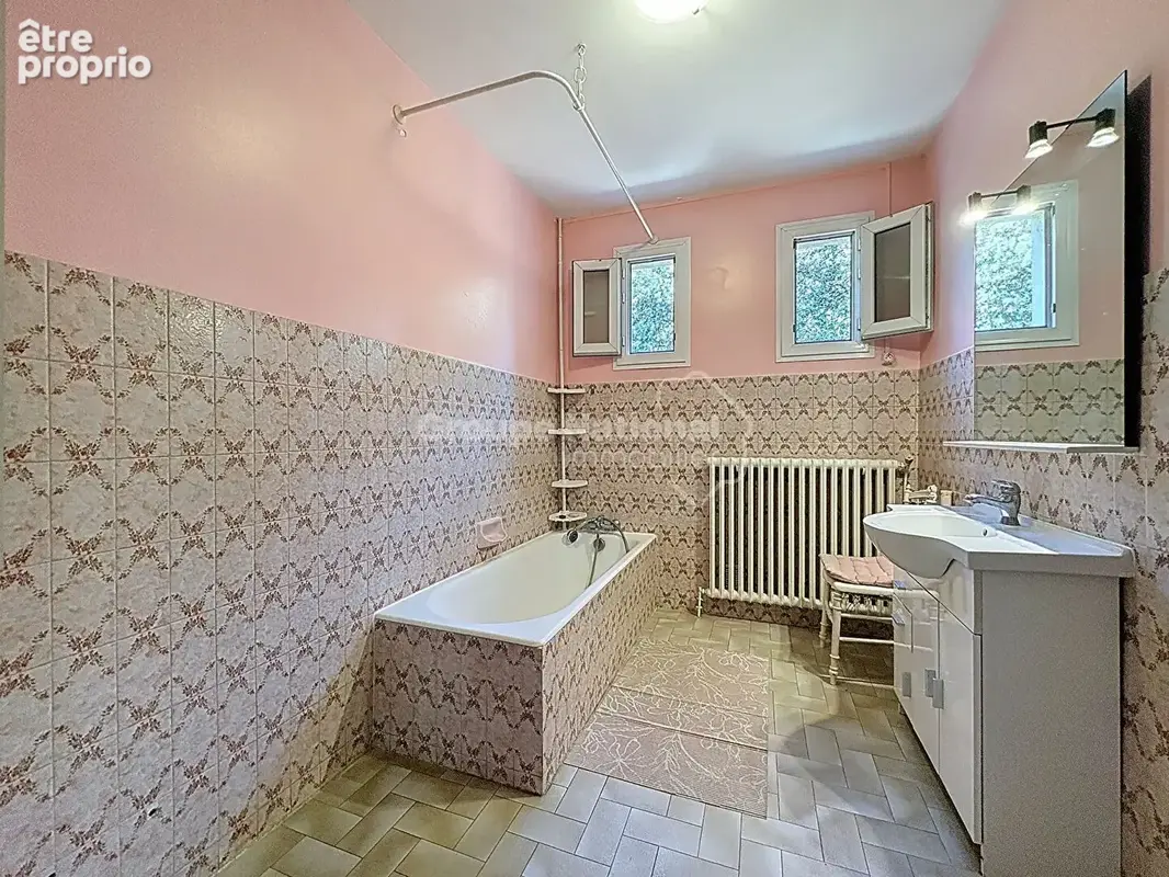 Maison 7 chambres ? dpe b ? 2 appartements possibles ? grand garage ? terrain piscinable - photo 19