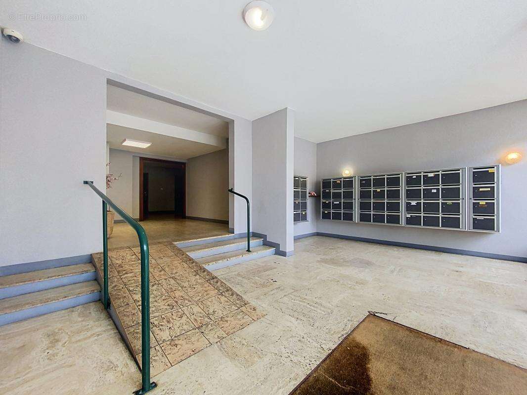 Appartement - 2 Chambres - Possibilité 3 - Balcon - Jolie vue dégagée - Résidence sécurisée - Proche commodités - photo 5