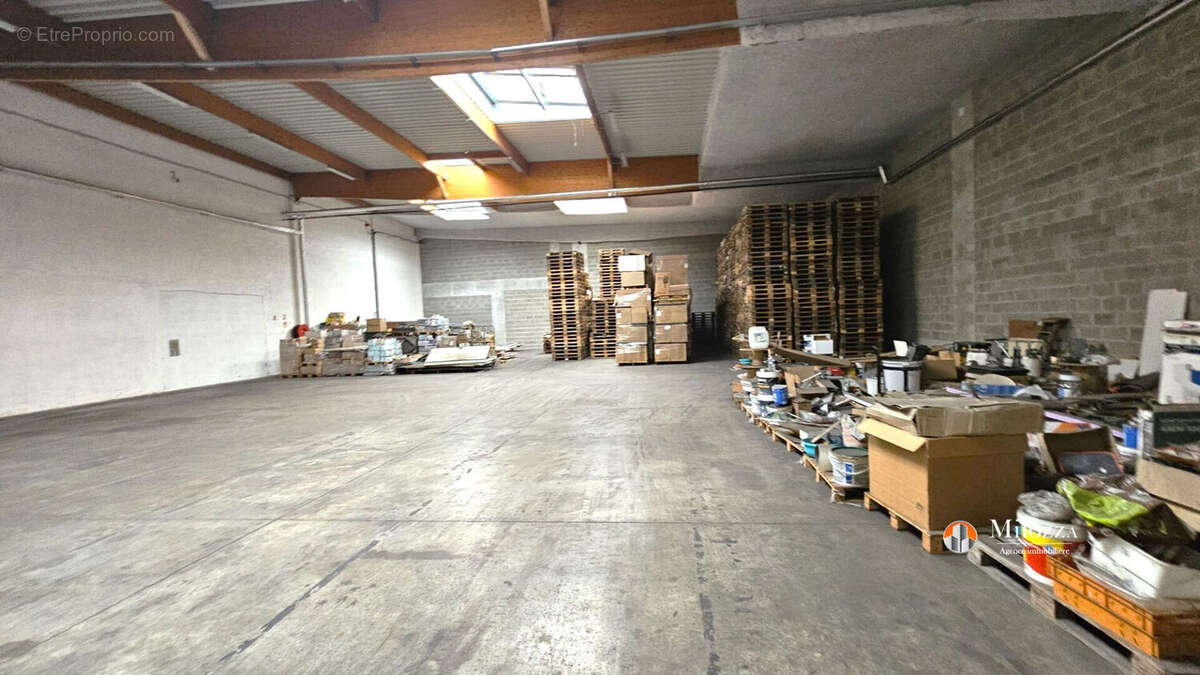 Commerce à SAINT-QUENTIN-FALLAVIER
