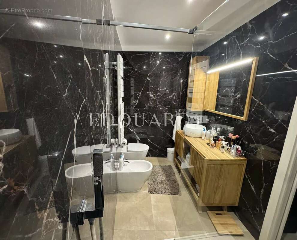 Appartement à ROQUEBRUNE-CAP-MARTIN