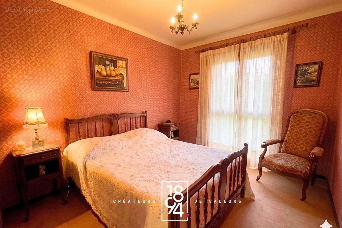ARLES - Maison 90 m2 à rénover, Terrain 476 m2 - photo 6