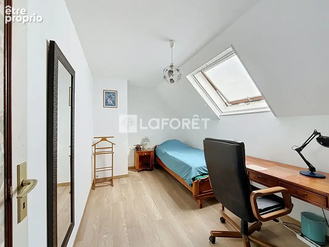 Entre Le Vésinet et Saint-Germain-en-Laye, maison familiale aux beaux volumes et 5 chambres - photo 8