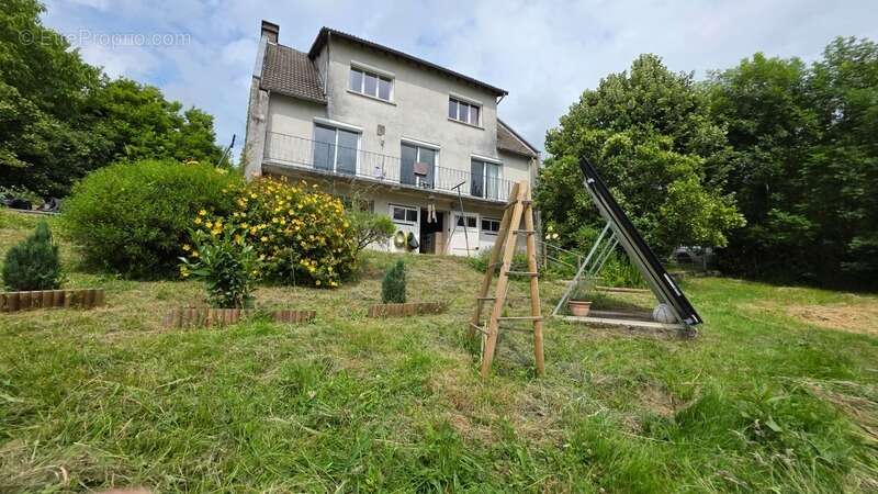 Maison 185 m² à Saint-Illide  - photo 2