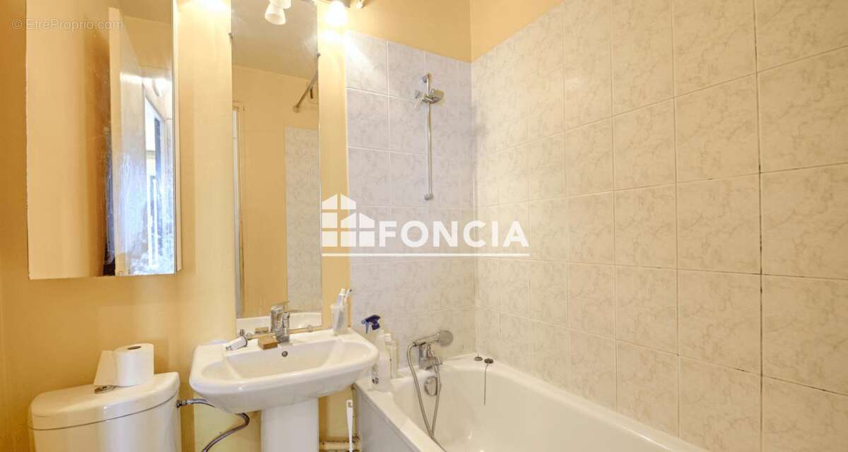 Appartement à PARIS-14E