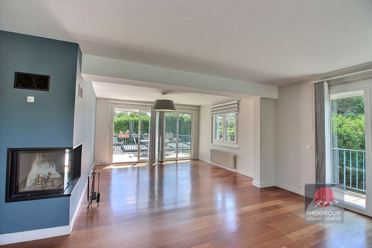 Maison à CHENS-SUR-LEMAN