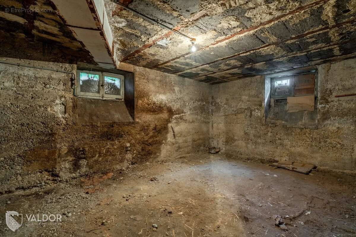 Maison à SATHONAY-CAMP