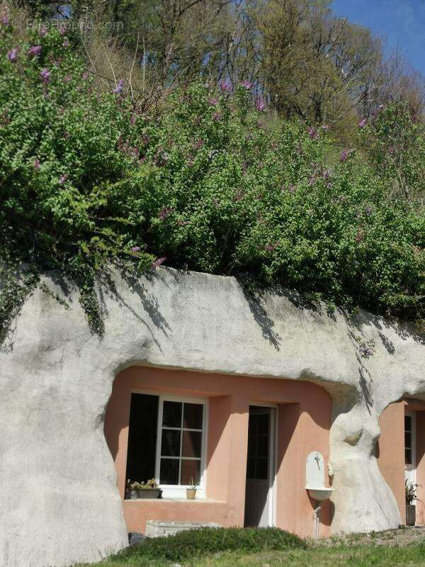 Maison à SAINT-ETIENNE-DE-CHIGNY