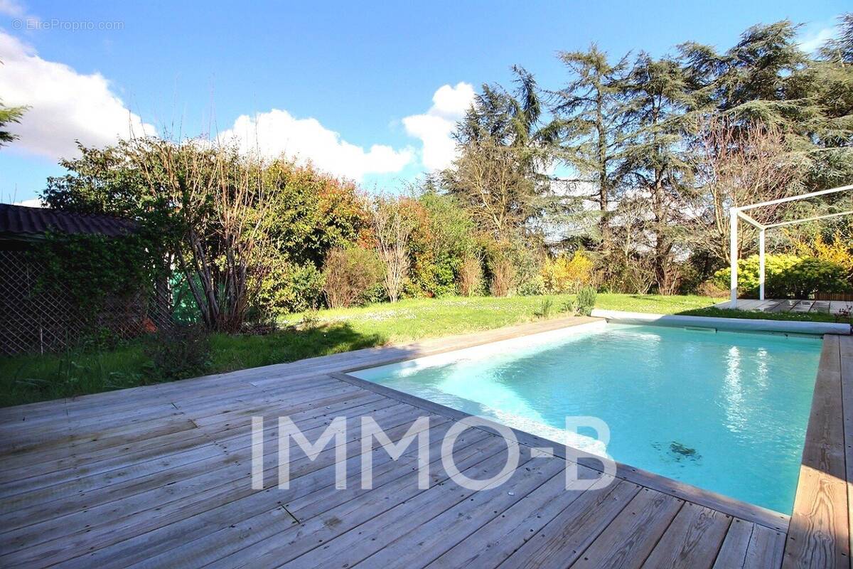 Maison à RAMONVILLE-SAINT-AGNE