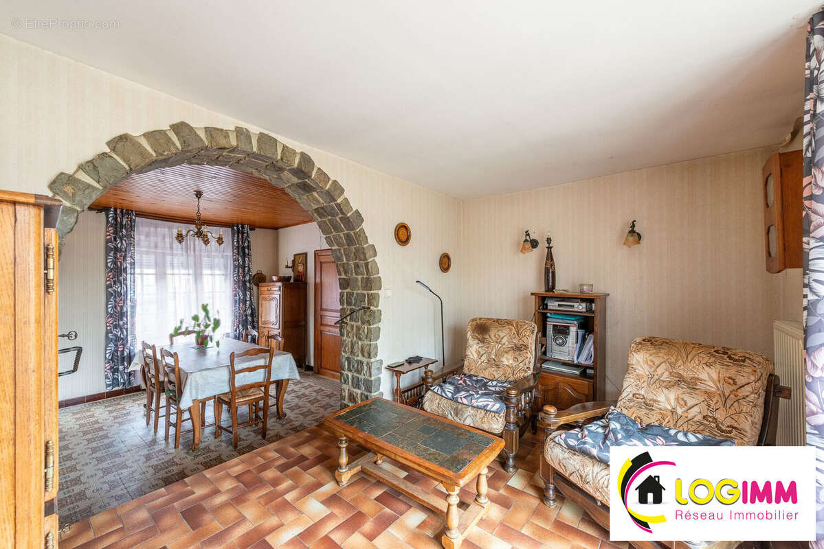 Maison à ENGLEFONTAINE