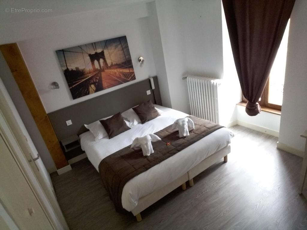Appartement à LE MAYET-DE-MONTAGNE