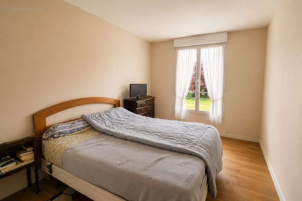 CHAMBRE - Appartement à TOURS