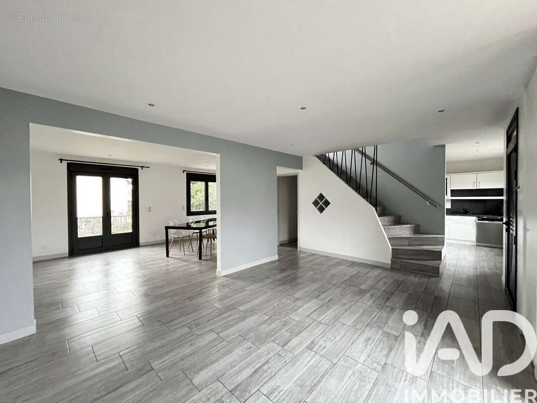 Photo 2 - Maison à LE PLESSIS-TREVISE