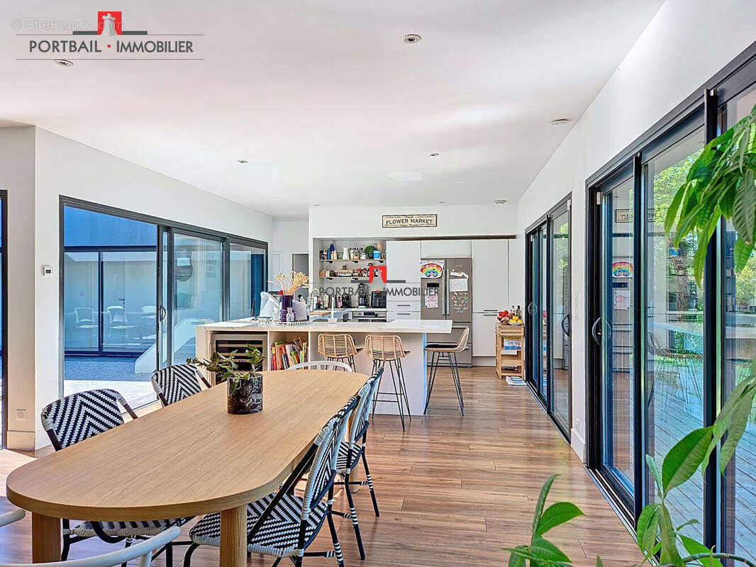 Maison à AMBARES-ET-LAGRAVE