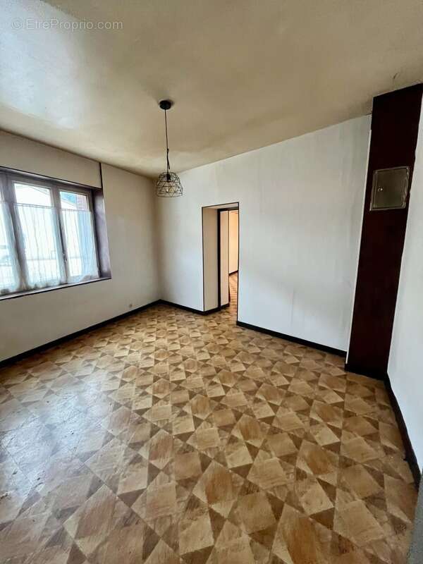 Maison à SAINT-MARTIN-DU-FRENE