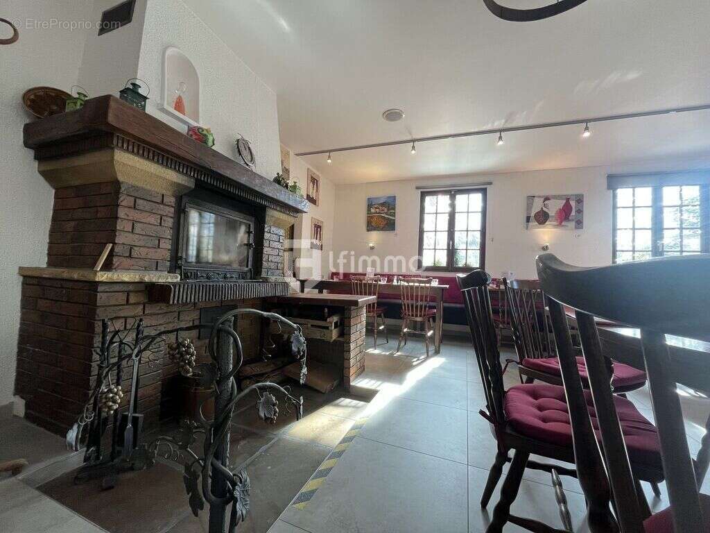 Commerce à SAINT-PIERRE