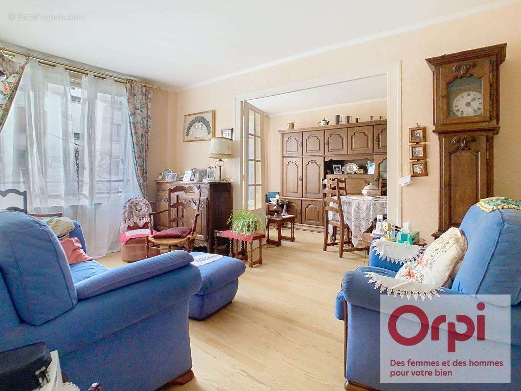 Appartement à ISSY-LES-MOULINEAUX