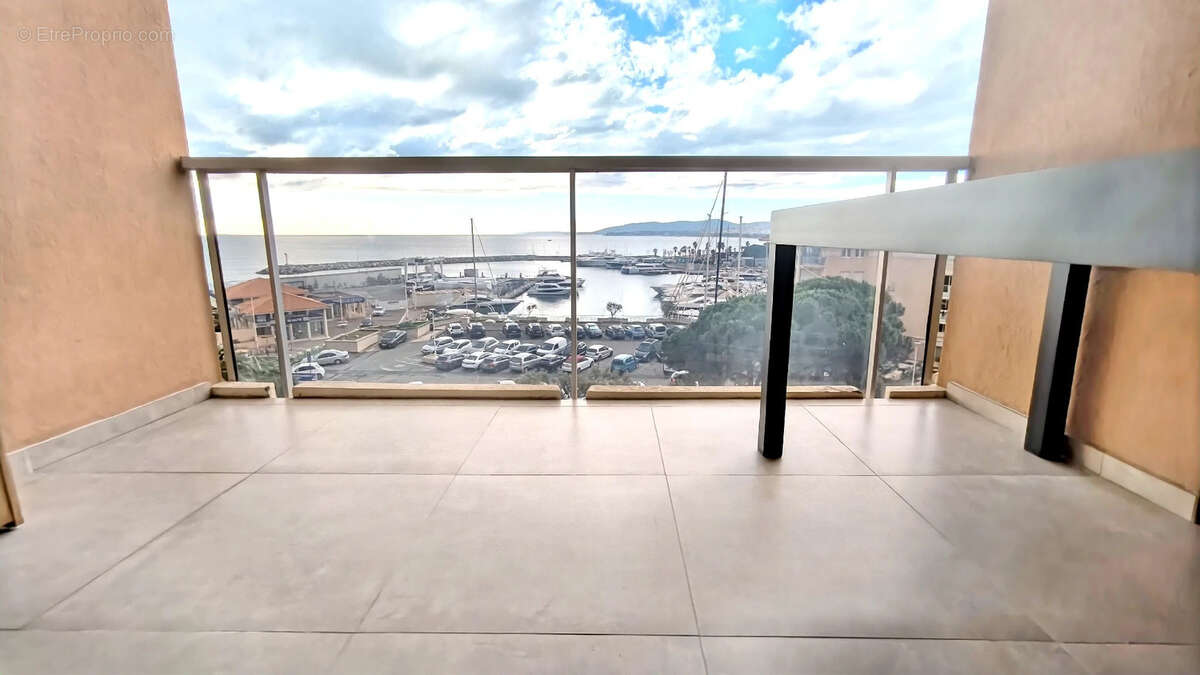 Appartement à FREJUS