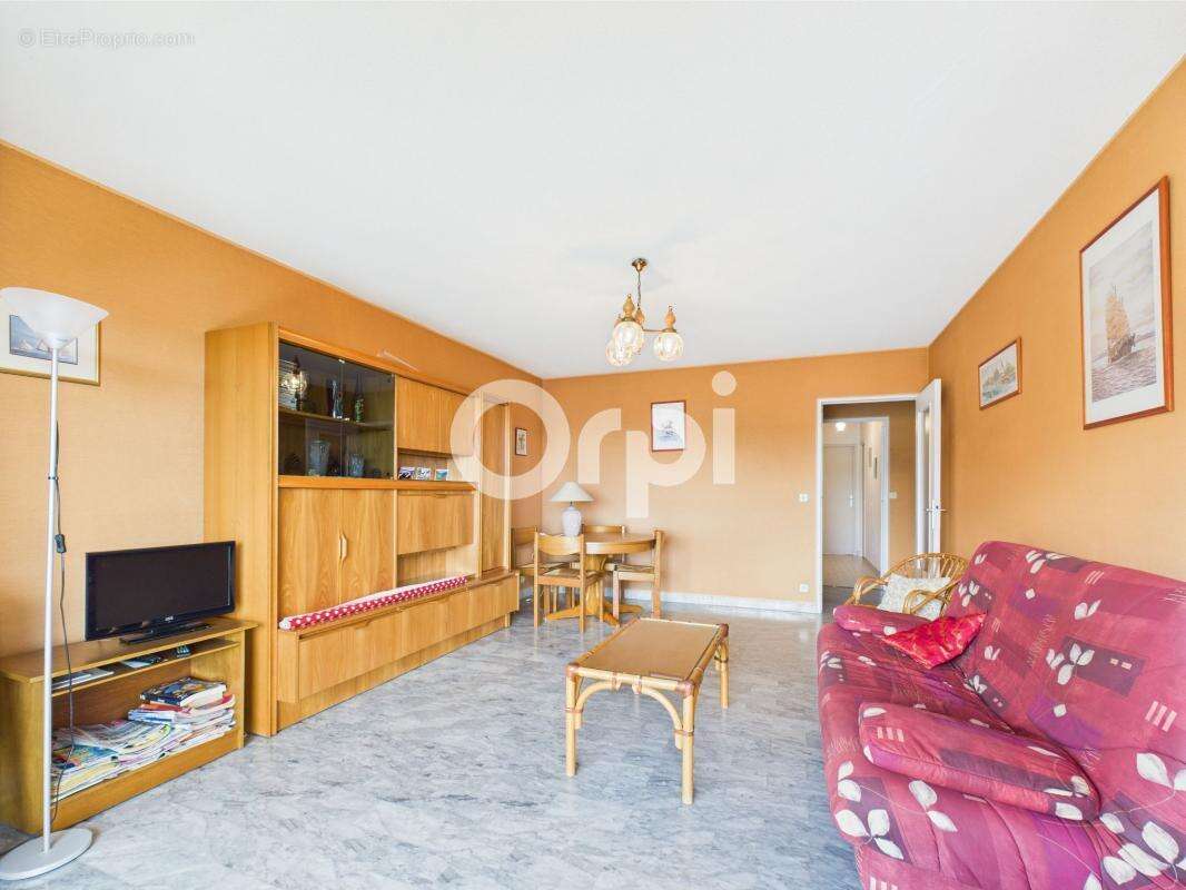 Appartement à MANDELIEU-LA-NAPOULE