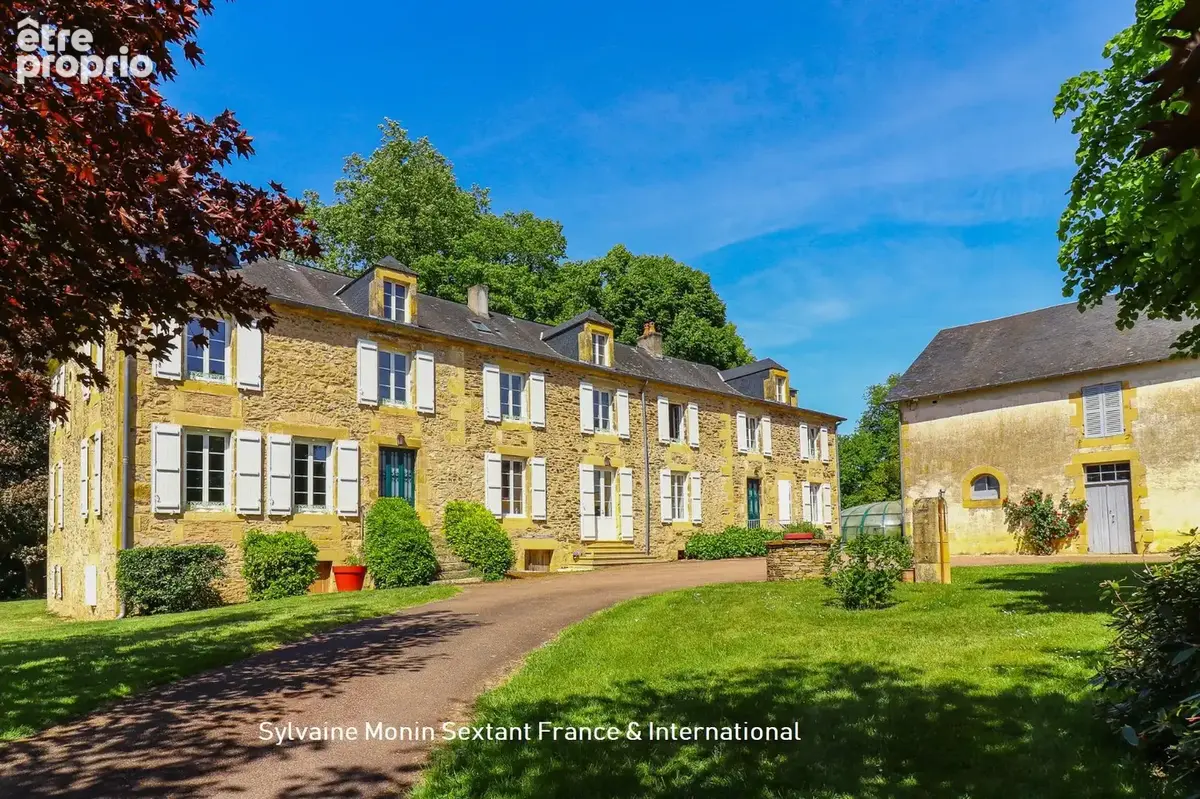 Superbe propriété rénovée sur 2,6 hectares, dépendances et espace piscine avec pigeonnier - photo 2