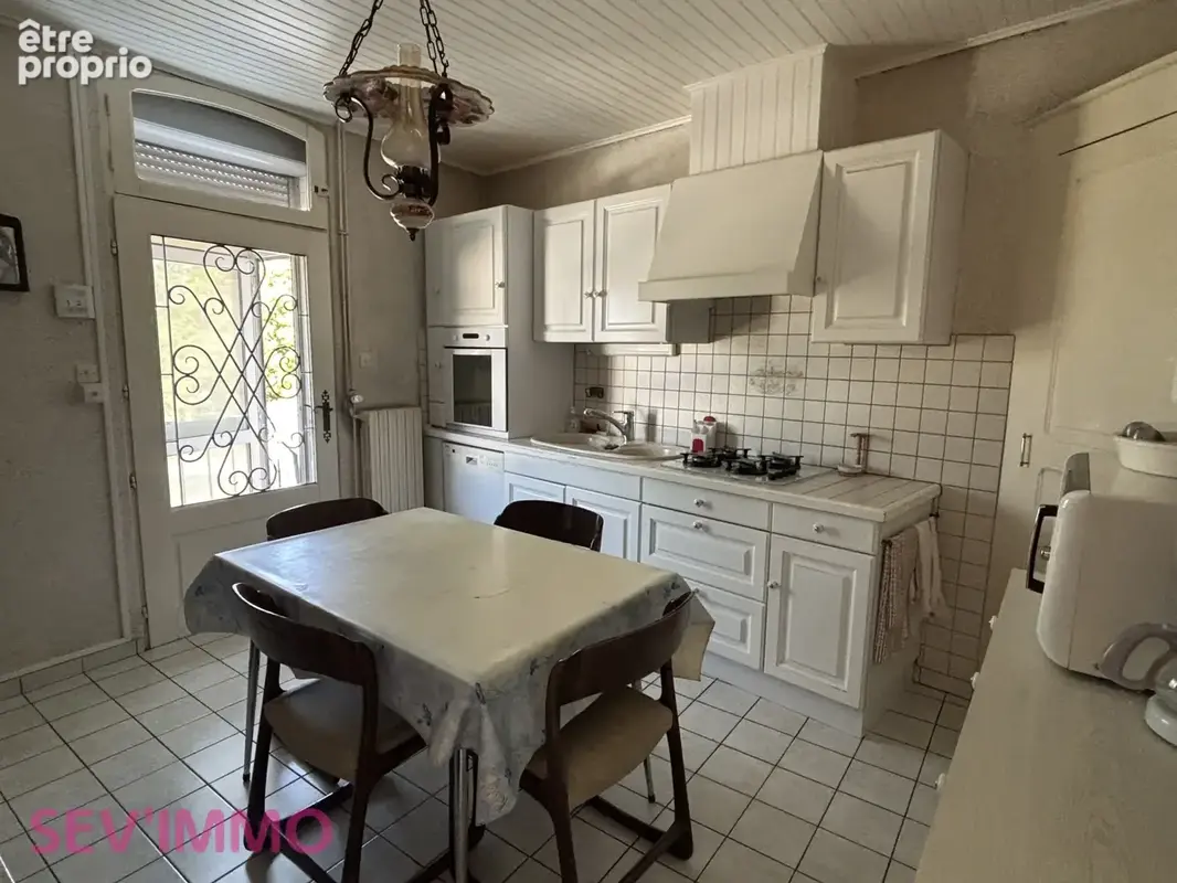 Maison 146 m2 habitables avec grand garage. - photo 5