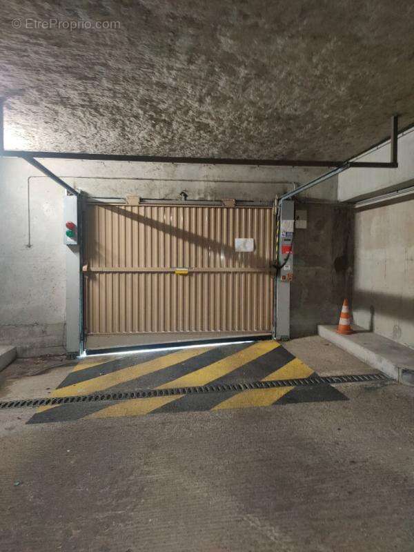 Parking à PARIS-13E