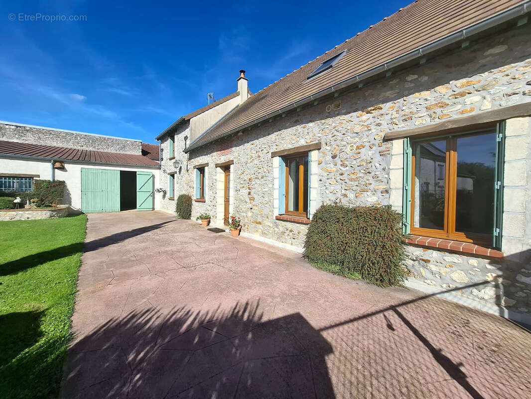 Maison à COULOMMIERS