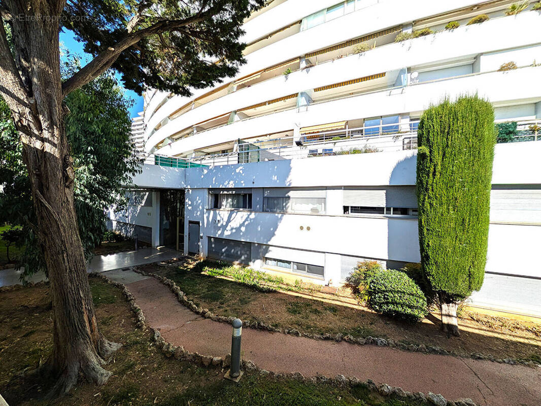 Appartement à VILLENEUVE-LOUBET