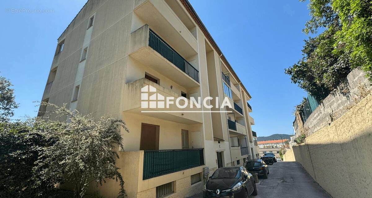 Appartement à HYERES