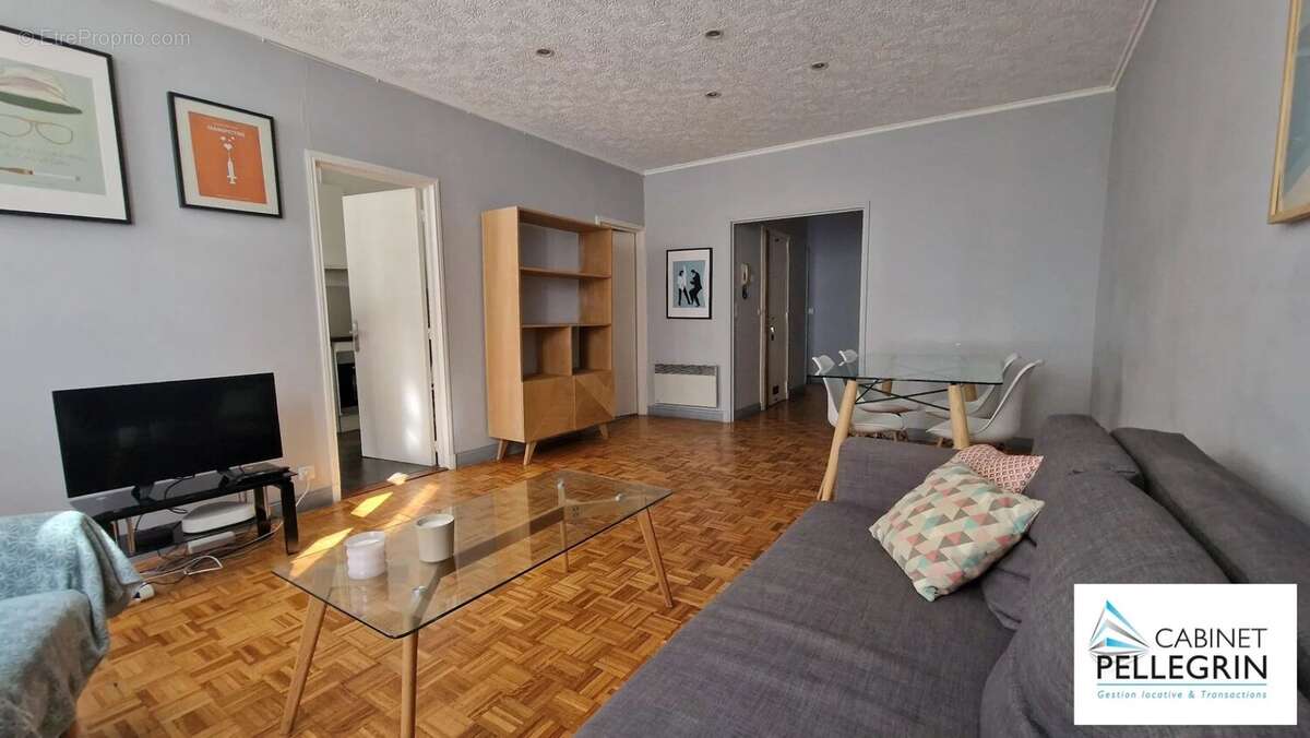 Appartement à MARSEILLE-5E