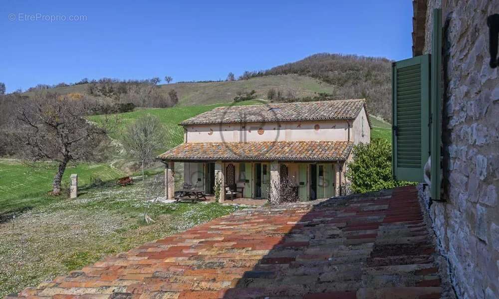 Ferme restaurée du XVIIIe siècle avec 6 chambres + 3 appartements pour invités sur 27 hectares près de Cagli, Marches. Piscine,  - photo 24