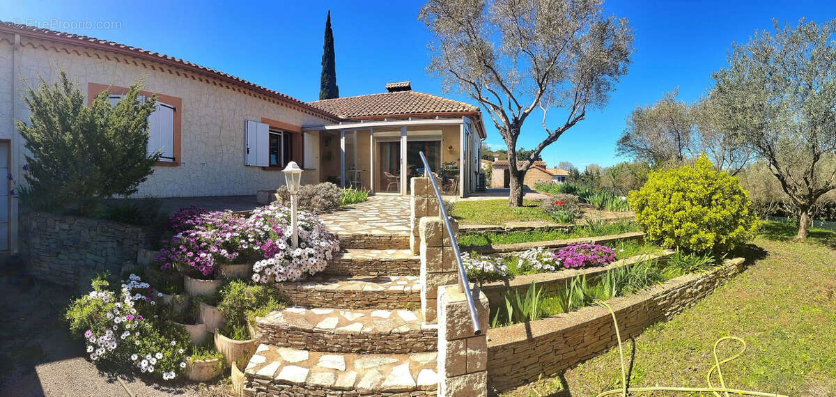 Maison à BELLEGARDE