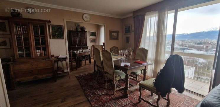 Appartement à SEYSSINET-PARISET