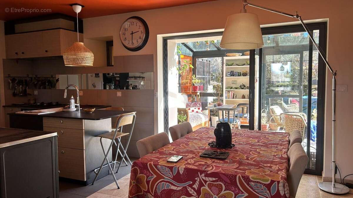 Maison à SAINTE-GENEVIEVE-SUR-ARGENCE