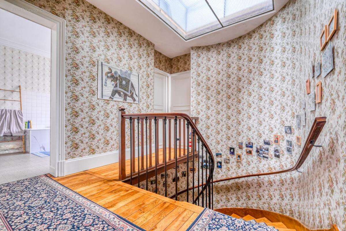 Maison à SAINT-LEU-D&#039;ESSERENT