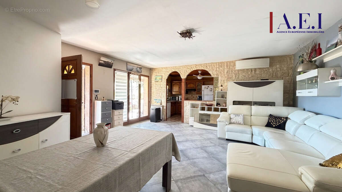 Maison à SIX-FOURS-LES-PLAGES