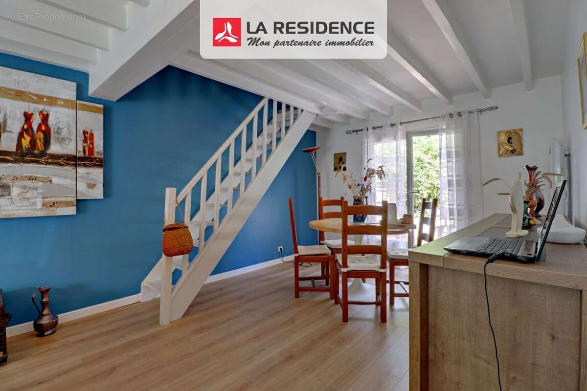 Maison 137 m² à Jouy-Le-Moutier  - photo 2
